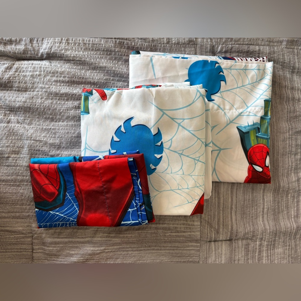 Spider-Man Themed Sheets and the Pillowcase